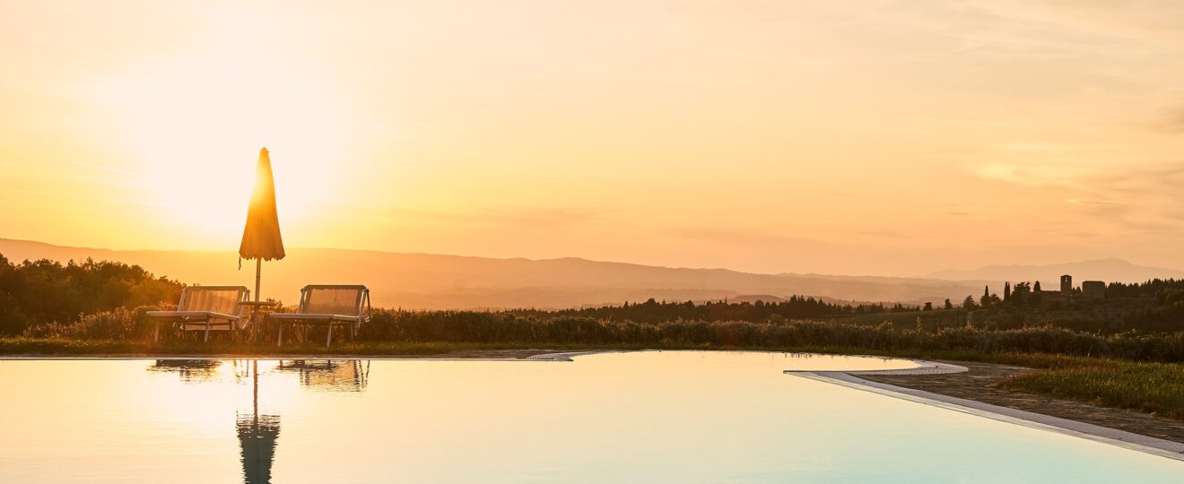 Tuscan Property with pool